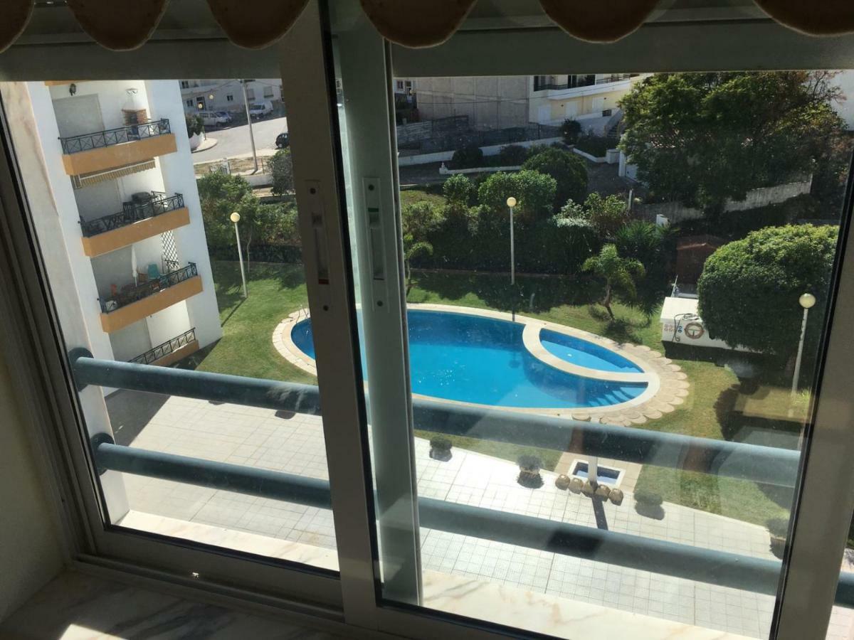 Quiet Apartment Overlooking The Swimming Pool アルマカオ・デ・ペラ エクステリア 写真