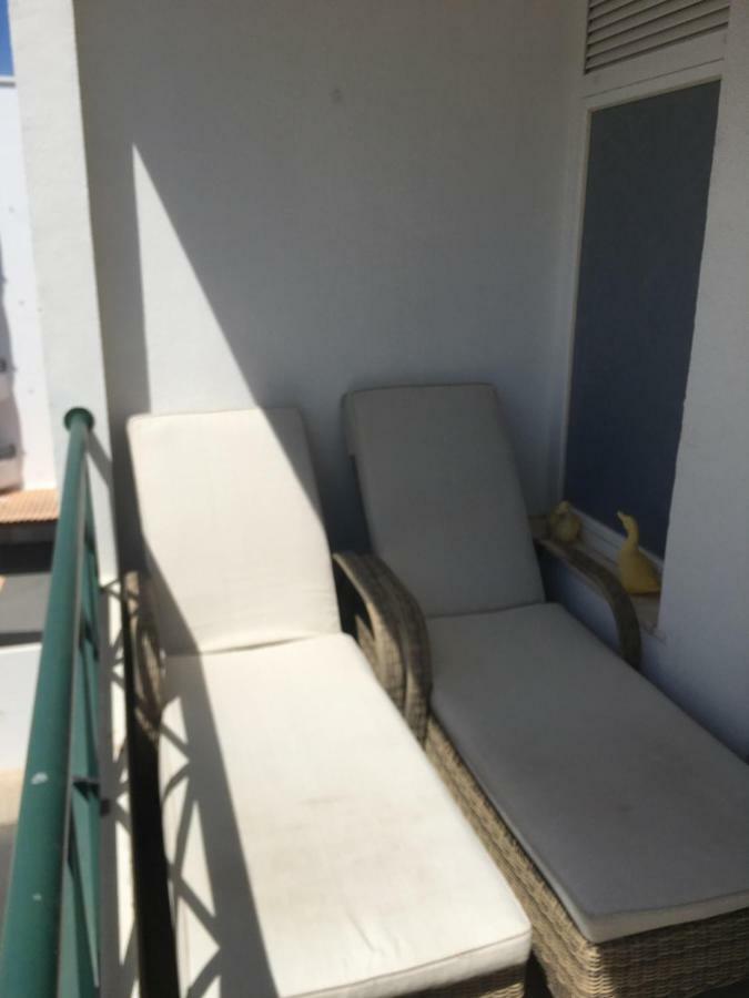 Quiet Apartment Overlooking The Swimming Pool アルマカオ・デ・ペラ エクステリア 写真